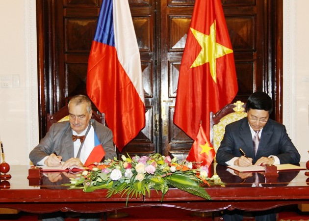 Вьетнам и Чехия подтвердили дальнейшее сотрудничество в разных областях - ảnh 1